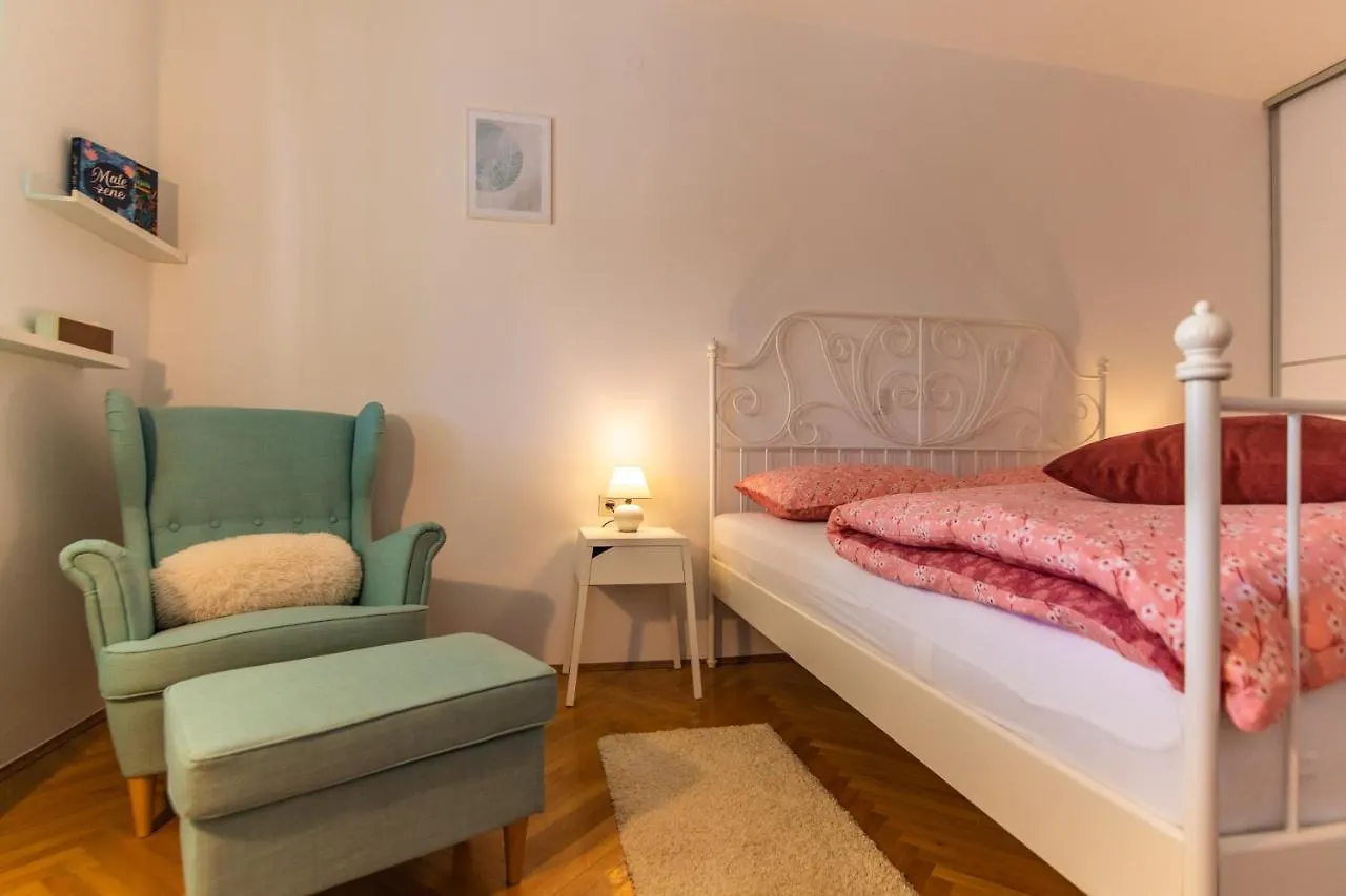 Villa Vacation House Maria, Big Garden, Private Parking Vinkuran