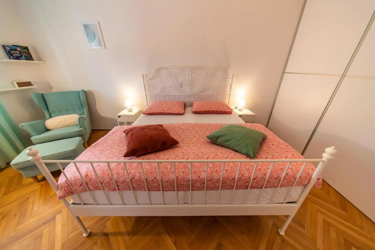 Vacation House Maria, Big Garden, Private Parking Vinkuran Croatia